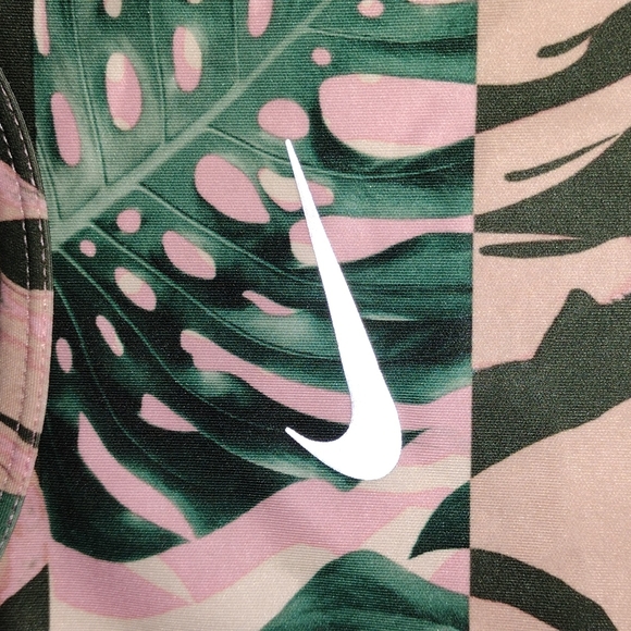 Nike Wide Neck Fast DRI FIT Palm Print Tank EUC Size XS - Picture 5 of 11